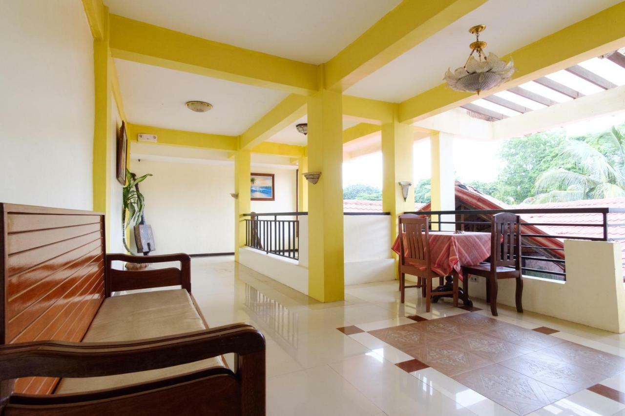 Oyo 621 De Loro Inn Puerto Princesa Екстер'єр фото